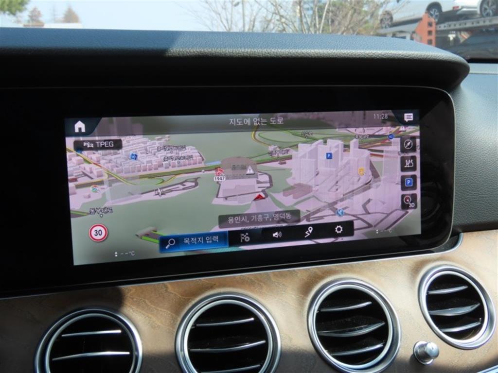 Mercedes Benz E class 2022 Blanco - Importación desde Corea - HF Imports Iquique - Foto 8