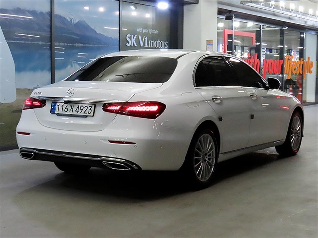Mercedes Benz E class - Vista 4