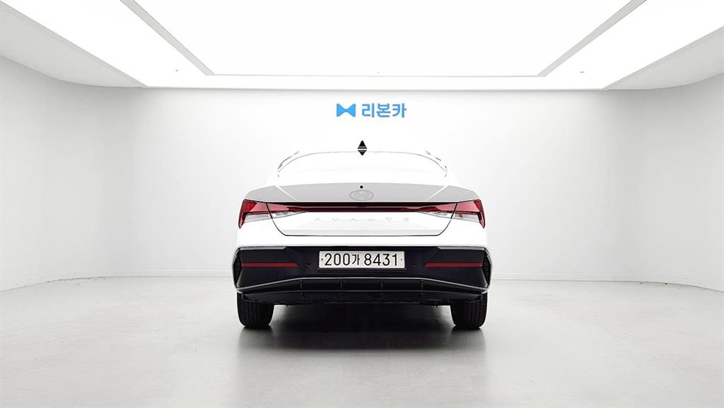 HYUNDAI Avante - Vista 5