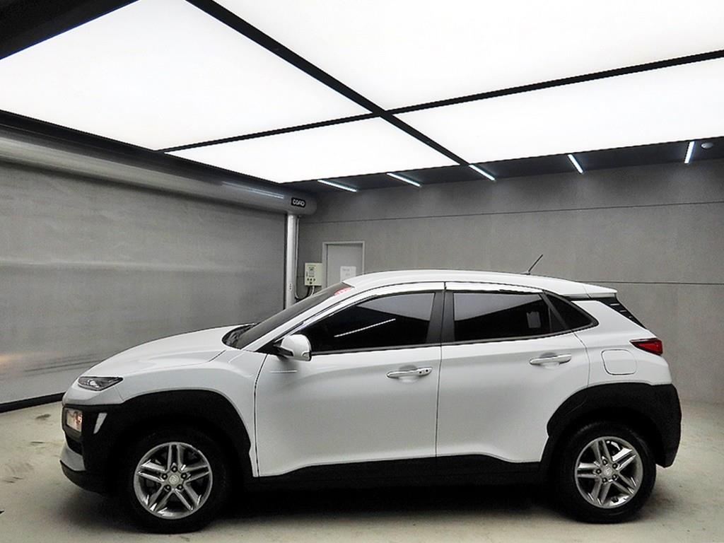 HYUNDAI Kona - Vista 4