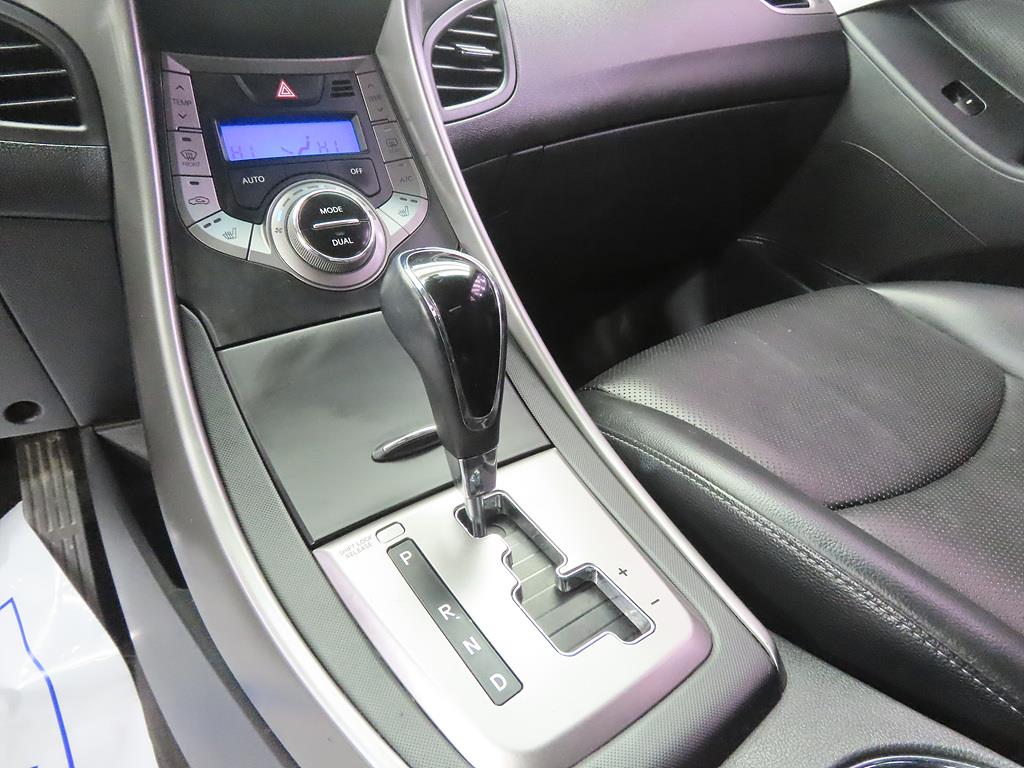 HYUNDAI Avante - Vista 11