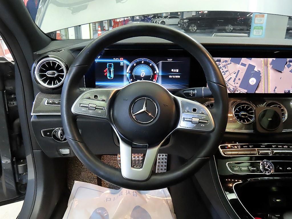 Mercedes Benz CLS Class - Vista 8