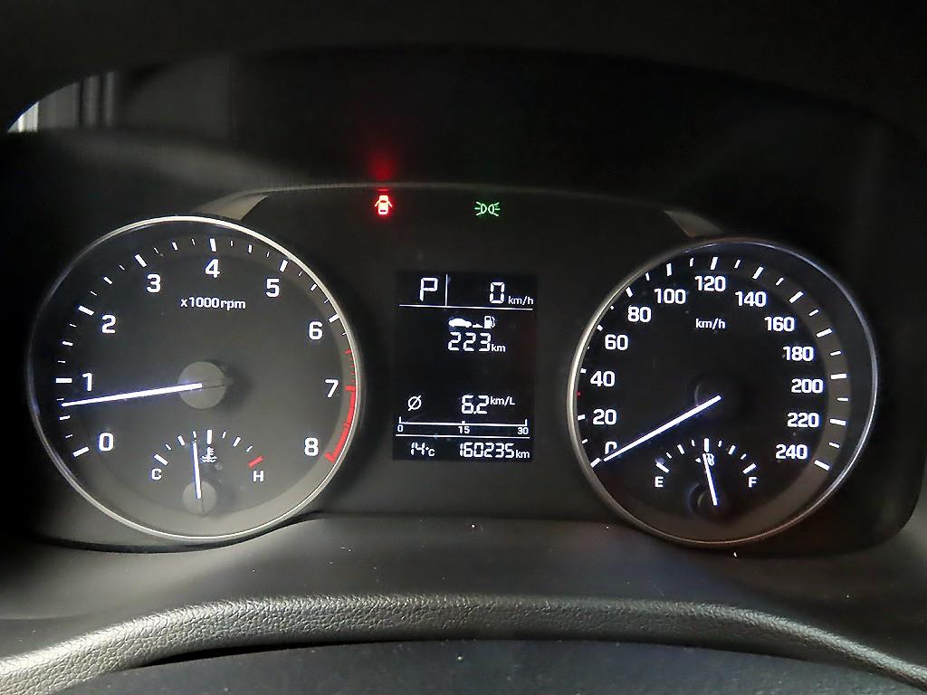 HYUNDAI Avante - Vista 8