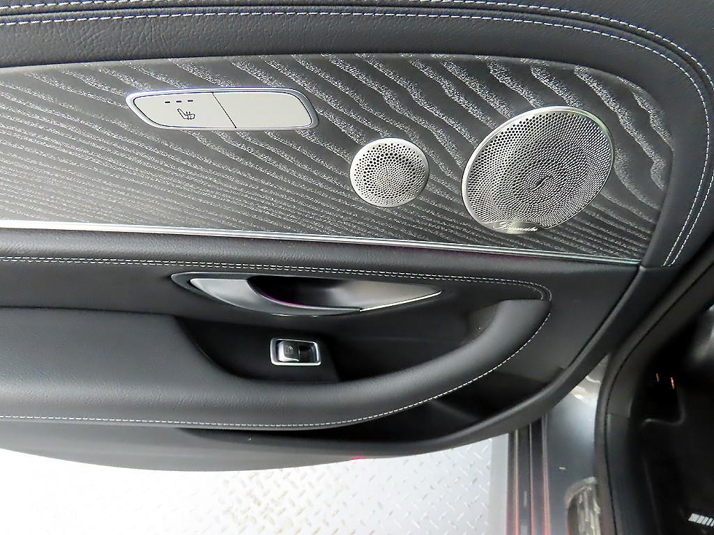 Mercedes Benz E class - Vista 12