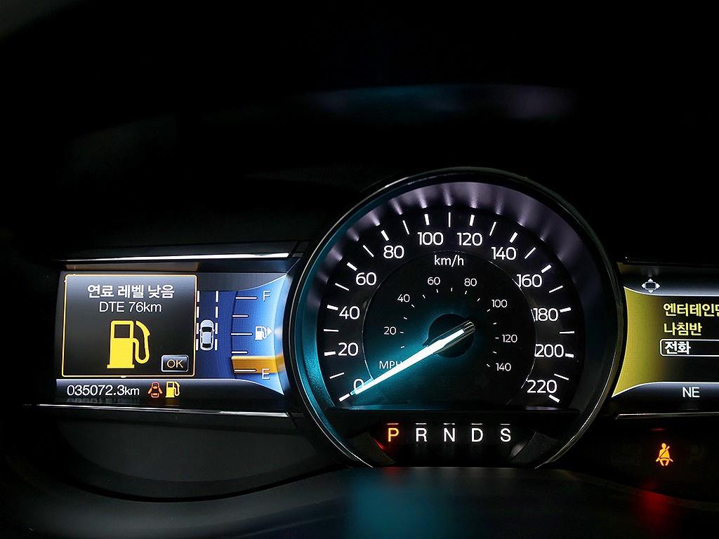 Ford Explorer - Vista 11