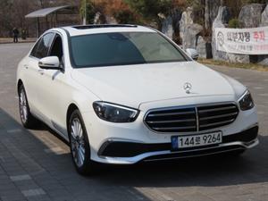 Mercedes Benz E class - Vista 4