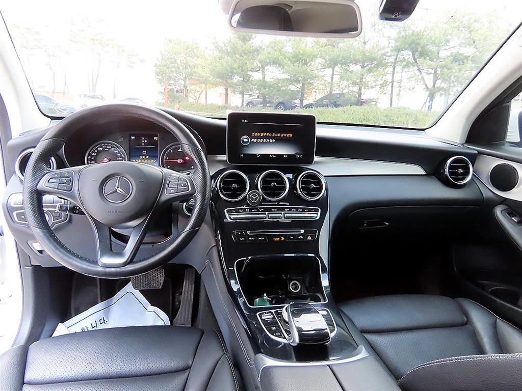 Mercedes Benz GLC Class - Vista 7