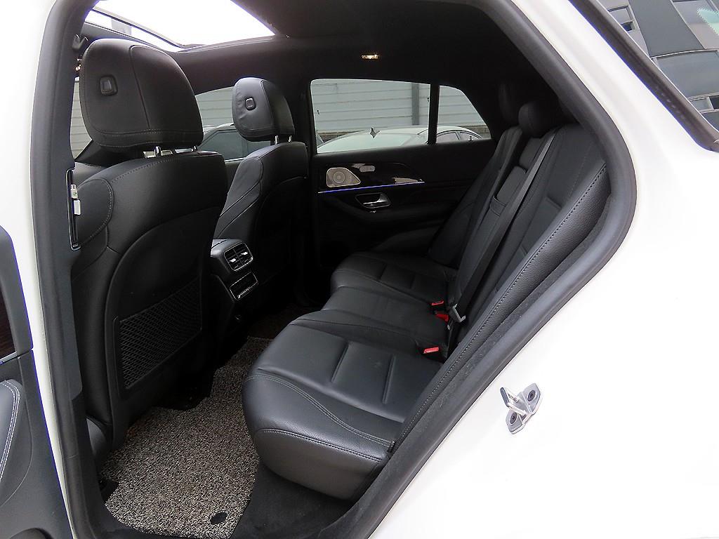 Mercedes Benz GLE Class - Vista 6