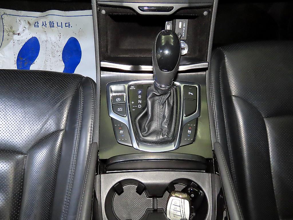 HYUNDAI Grandeur - Vista 12