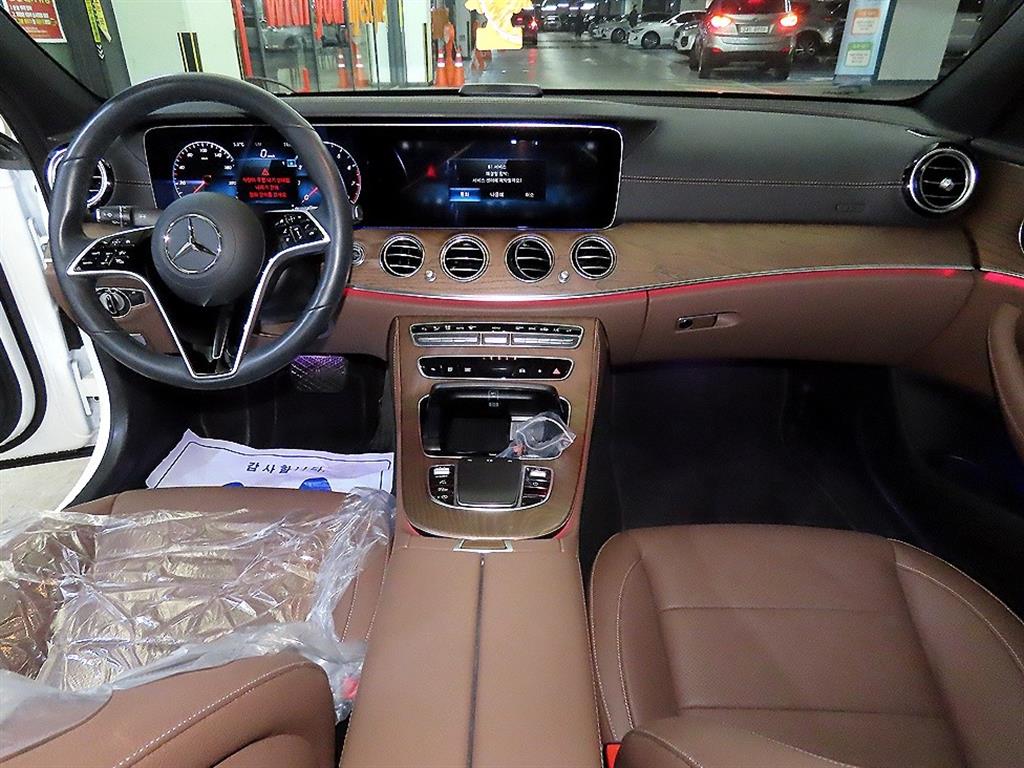 Mercedes Benz E class - Vista 10