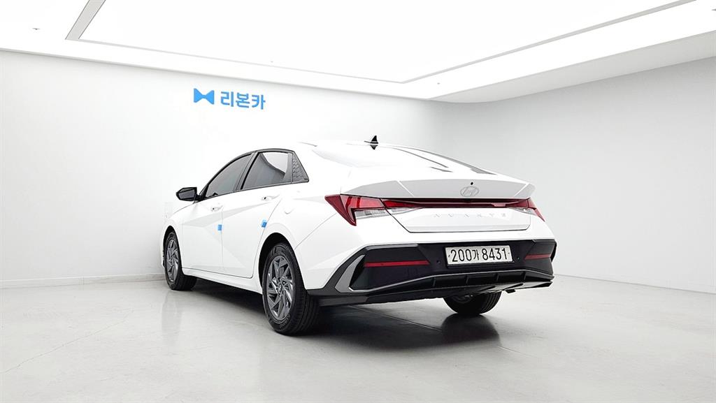 HYUNDAI Avante - Vista 6