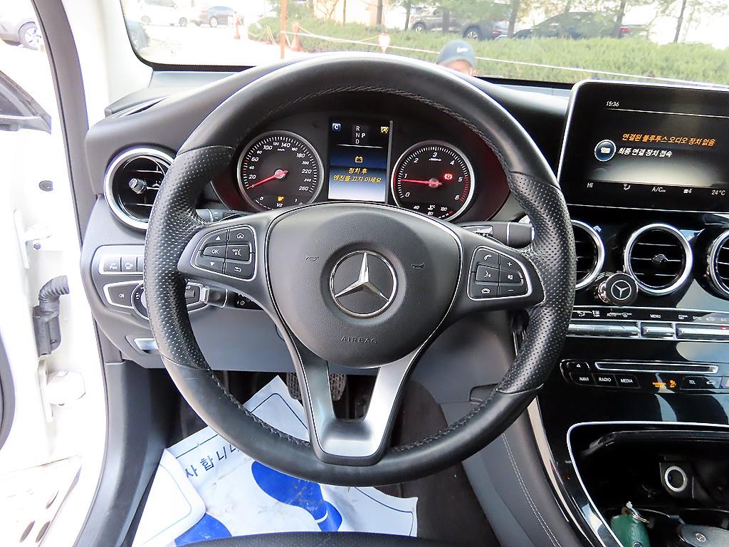 Mercedes Benz GLC Class - Vista 8