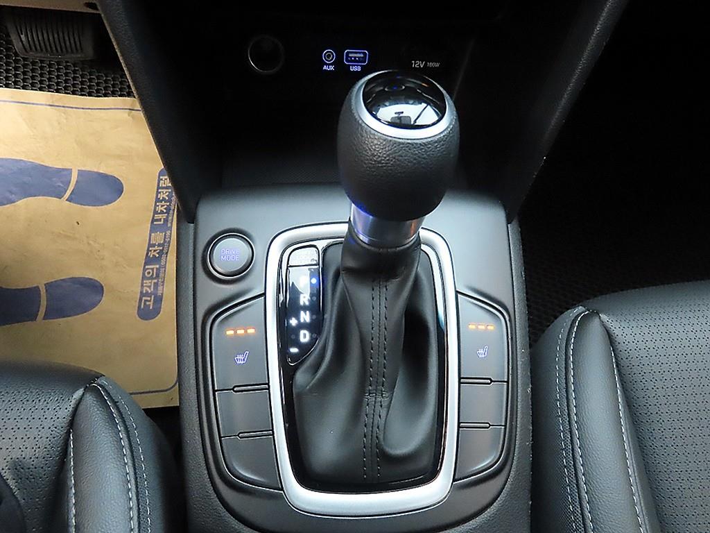 HYUNDAI Kona - Vista 10