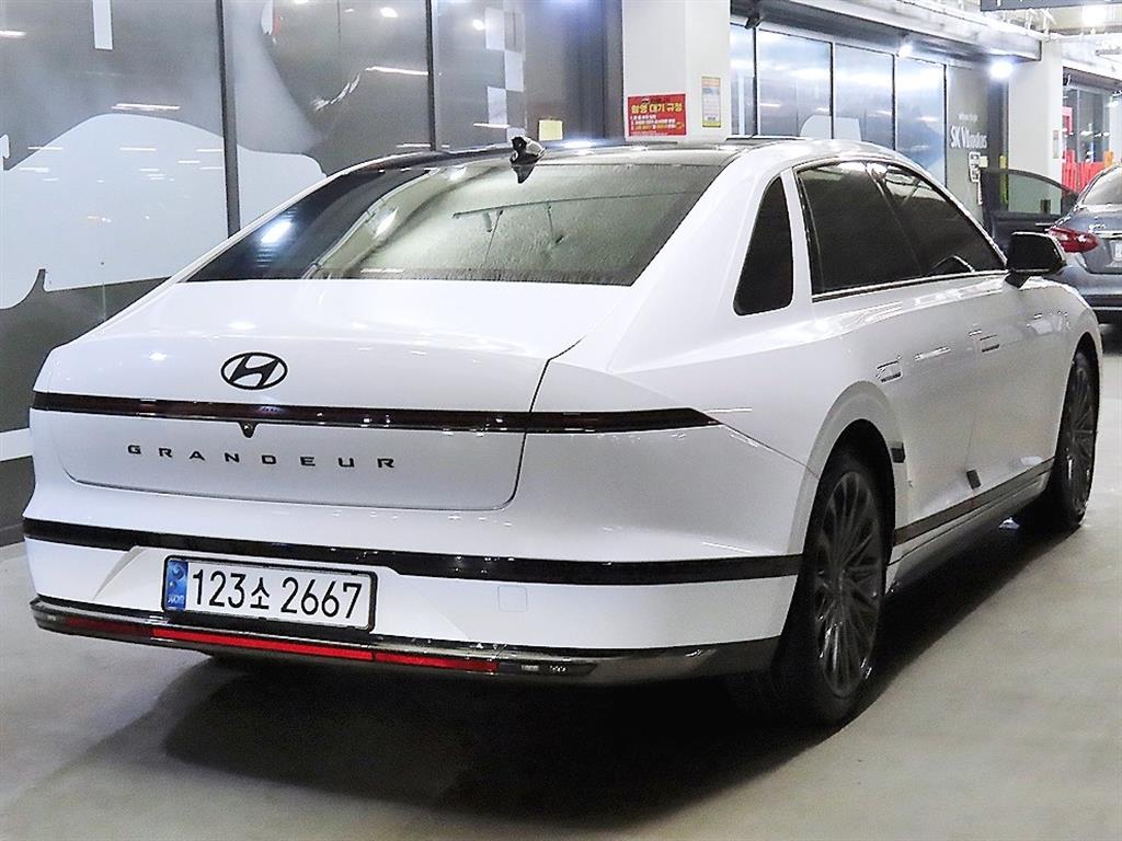 HYUNDAI Grandeur - Vista 4