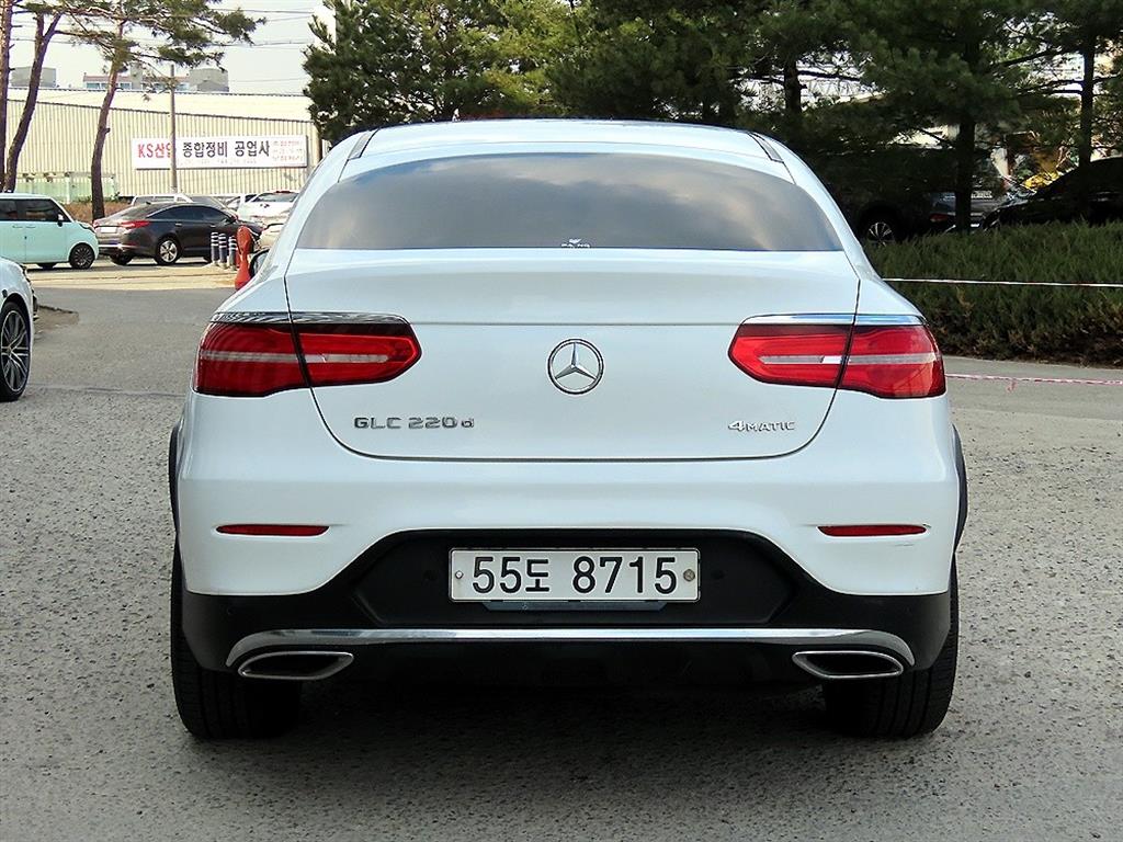 Mercedes Benz GLC Class - Vista 4