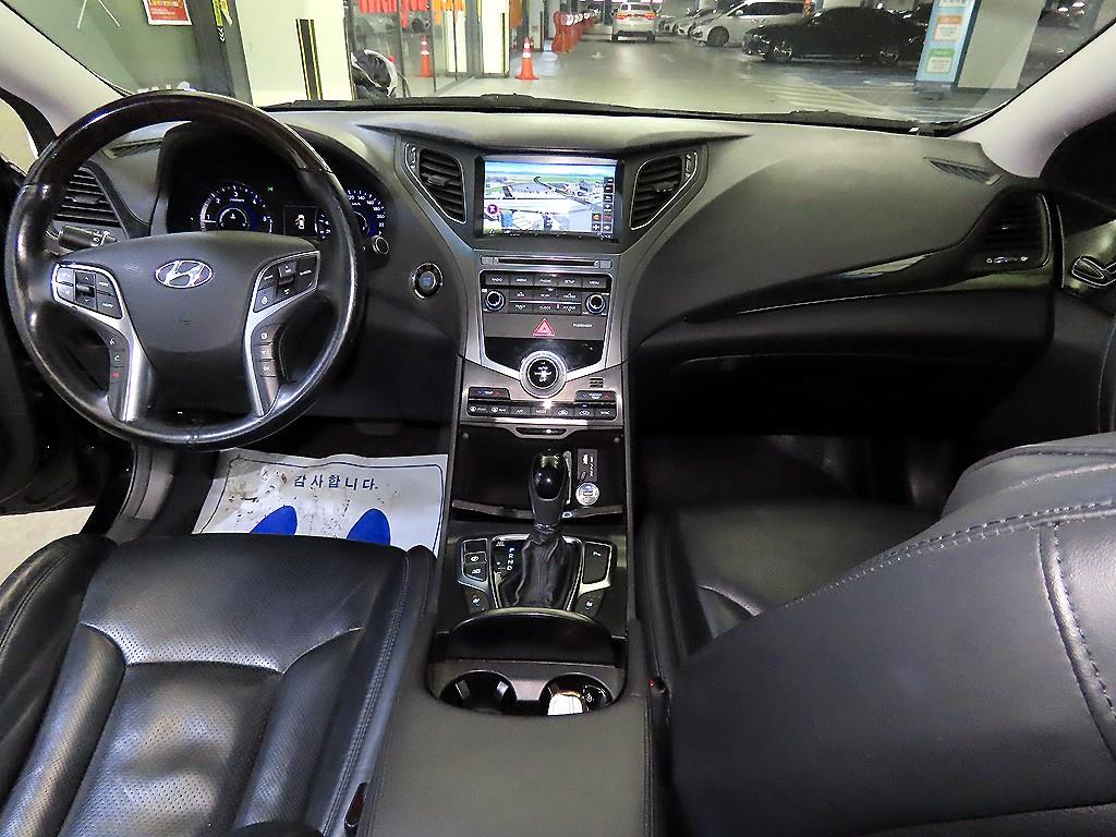 HYUNDAI Grandeur - Vista 10