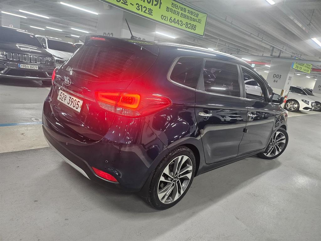 KIA Carens - Vista 4