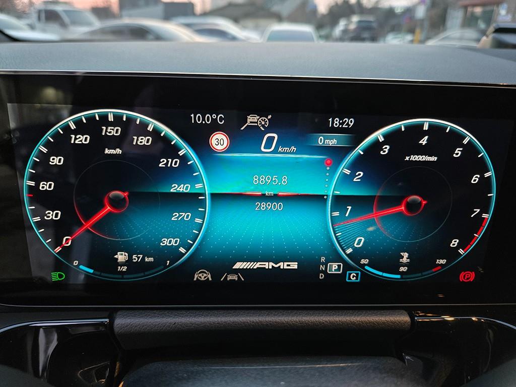 Mercedes Benz GLA Class - Vista 8