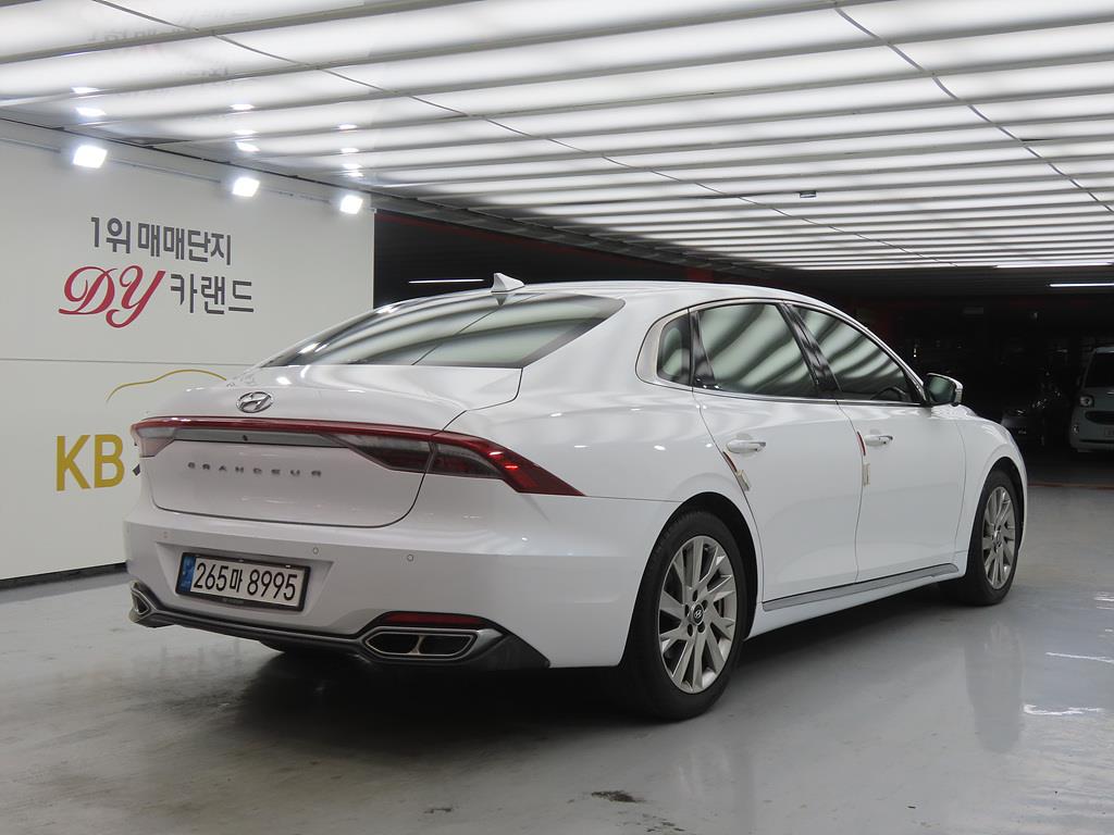 HYUNDAI Grandeur - Vista 4