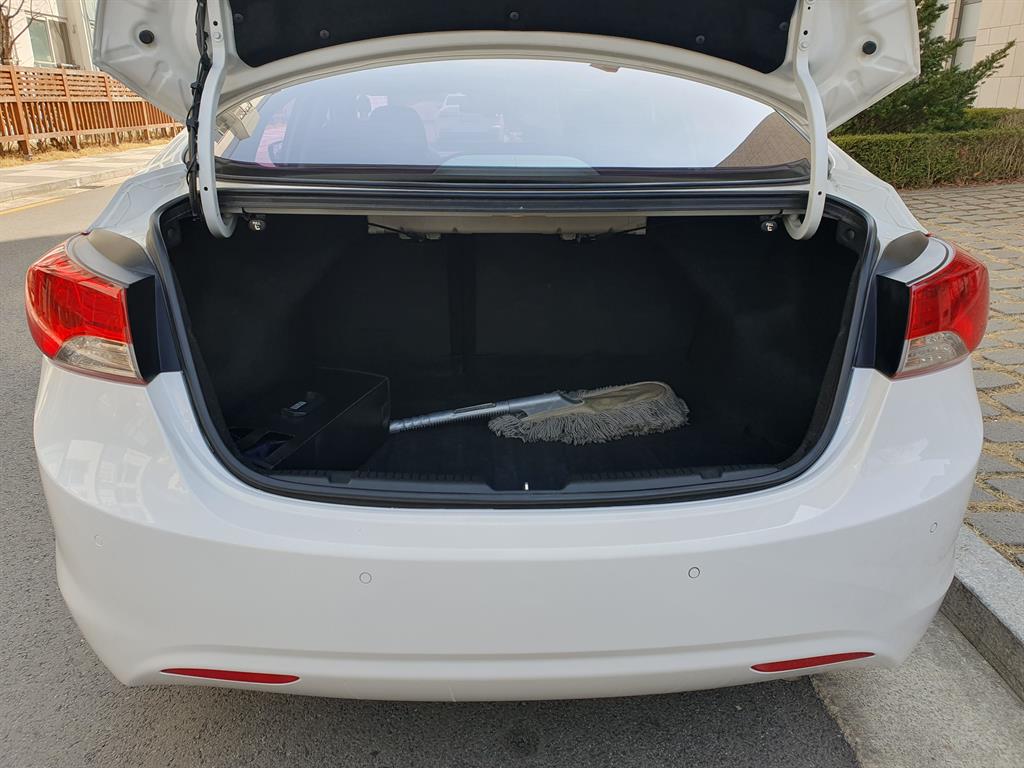 HYUNDAI Avante 2010 Blanco - Importación desde Corea - HF Imports Iquique - Foto 16