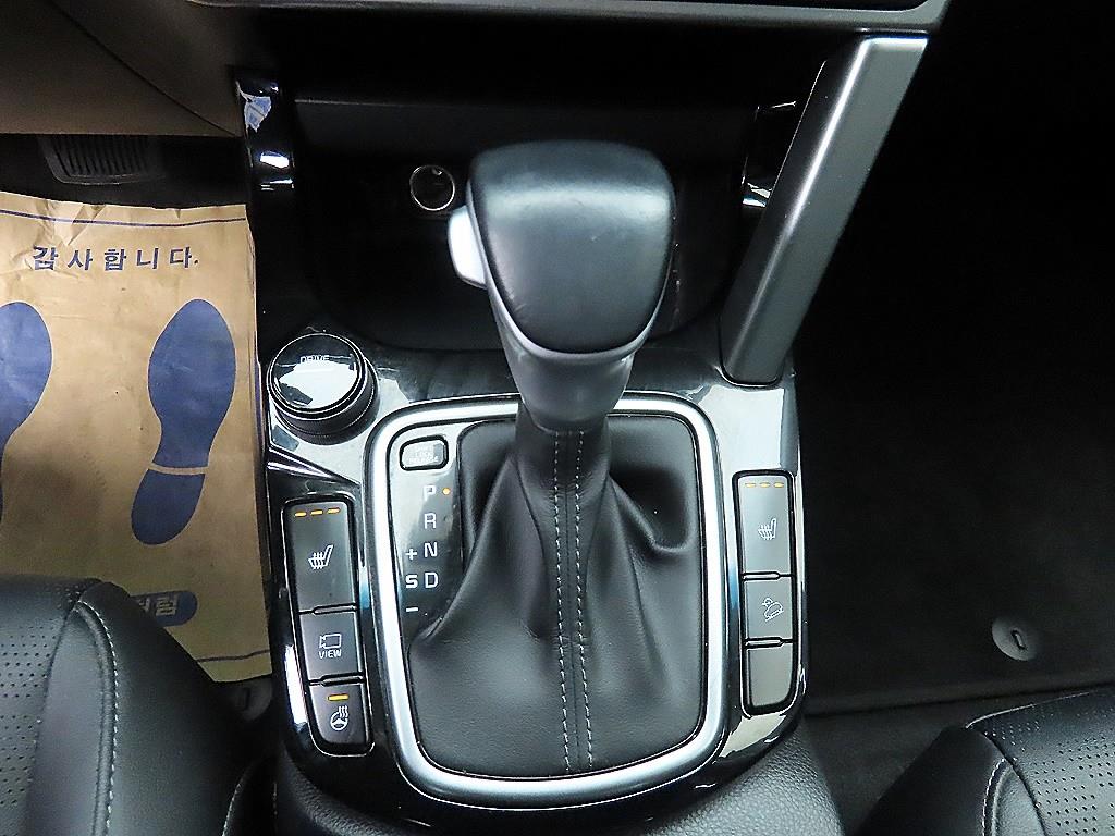 KIA Seltos - Vista 10