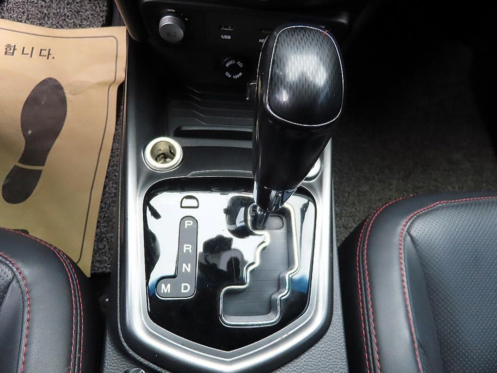 Ssangyong Tivoli - Vista 10