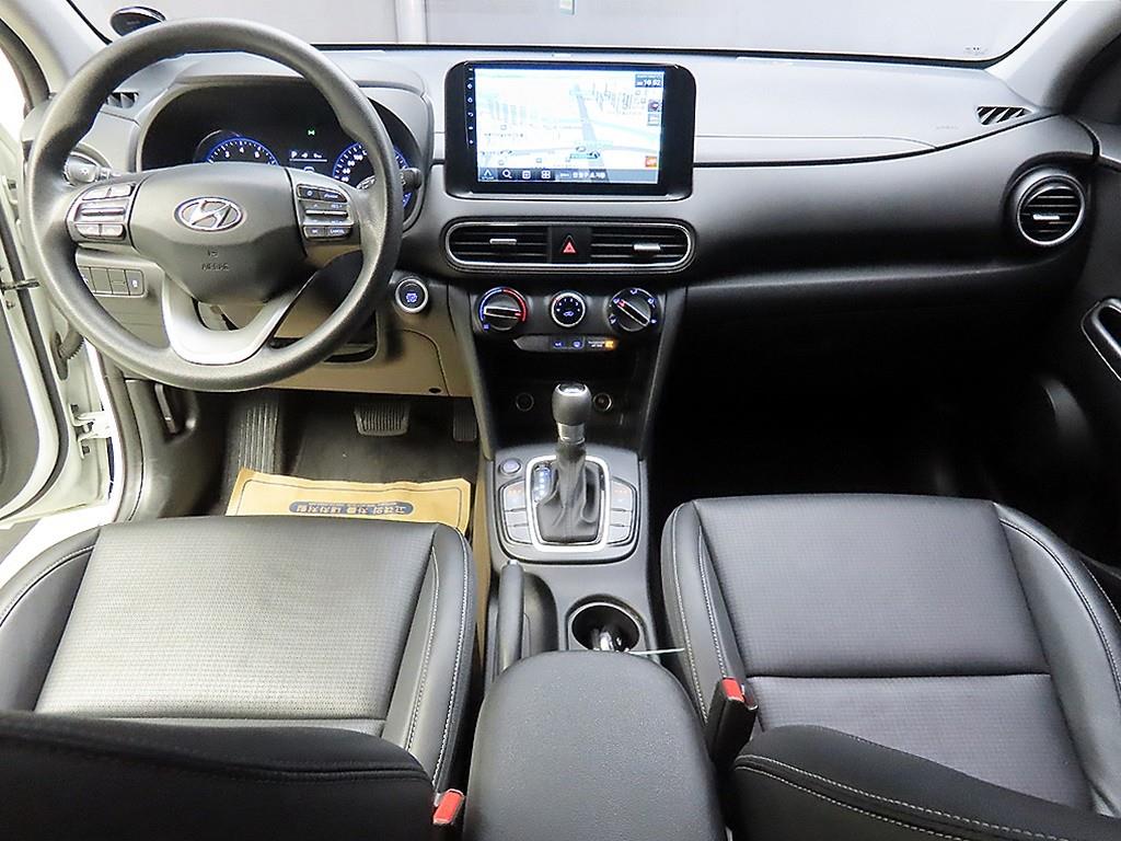 HYUNDAI Kona - Vista 7