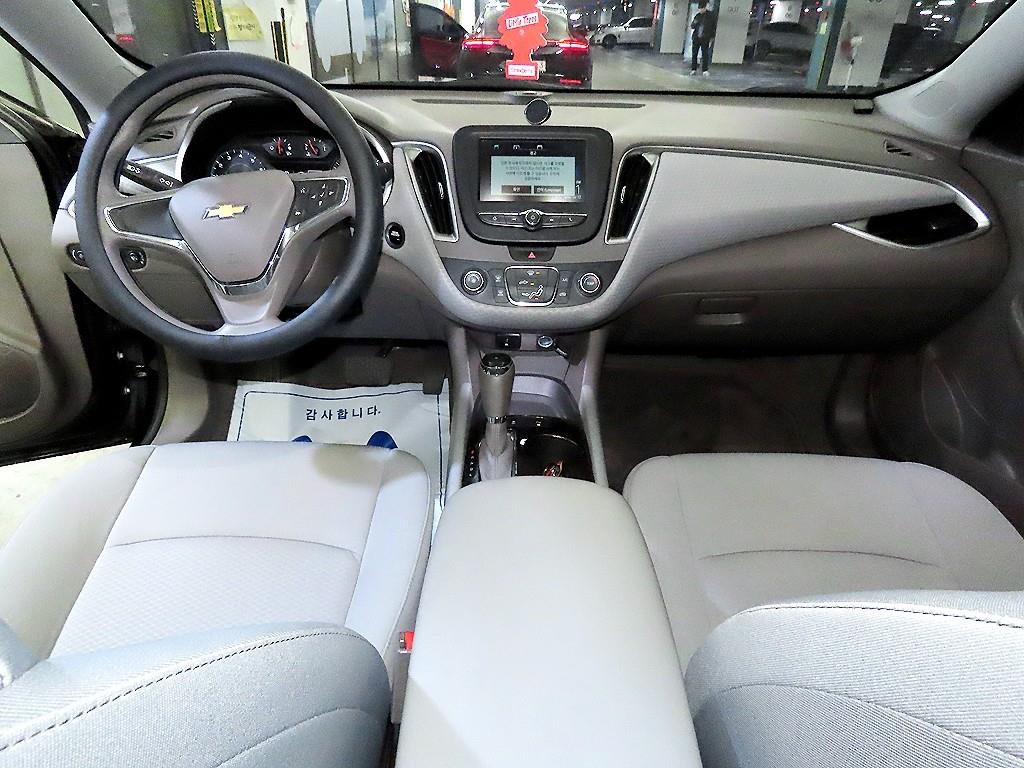 Chevrolet Malibu - Vista 10