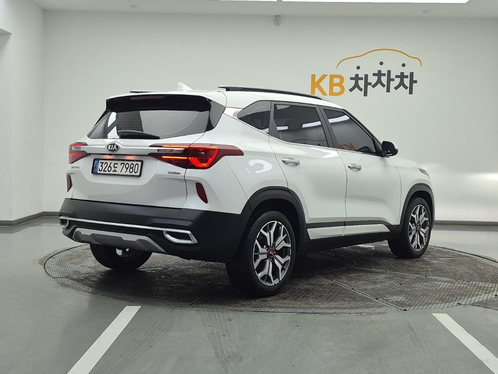 KIA Seltos - Vista 4