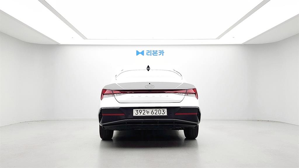 HYUNDAI Avante - Vista 5