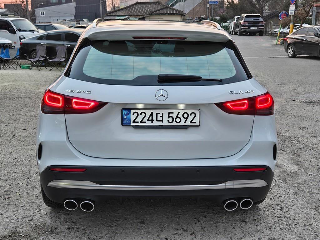 Mercedes Benz GLA Class - Vista 4