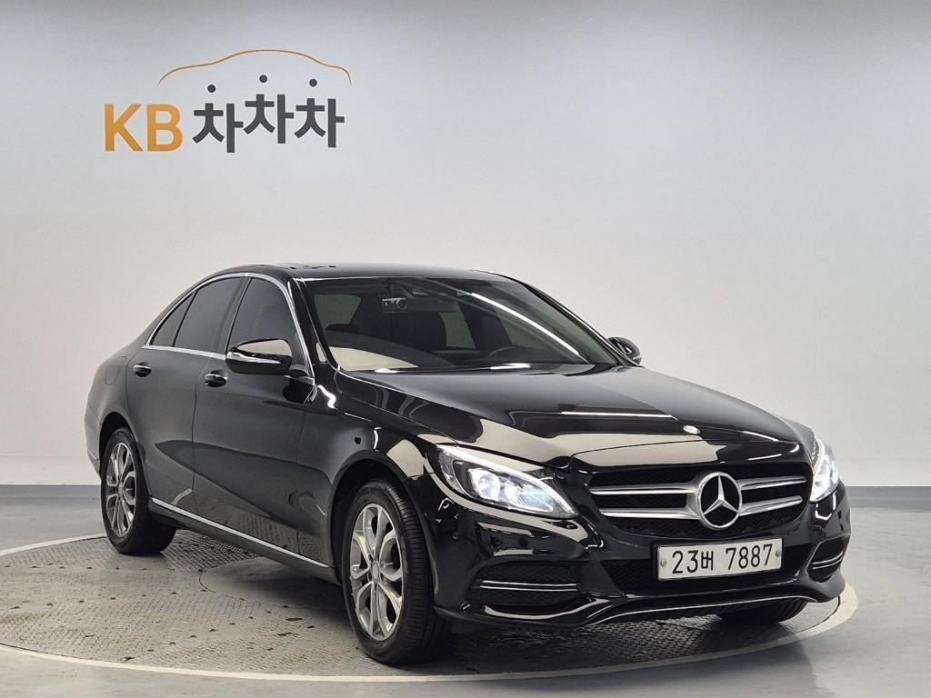 Mercedes Benz C Class - Vista 4