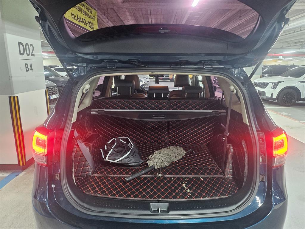 KIA Carens - Vista 7