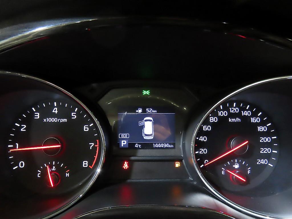KIA Carnival - Vista 9