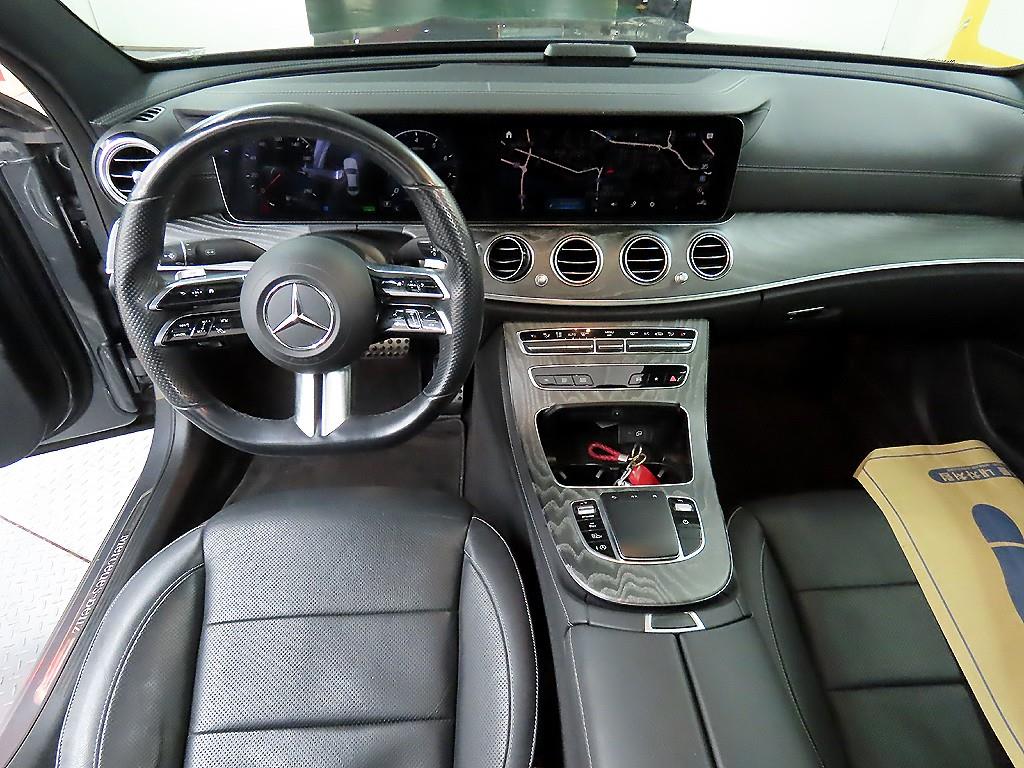 Mercedes Benz E class - Vista 7