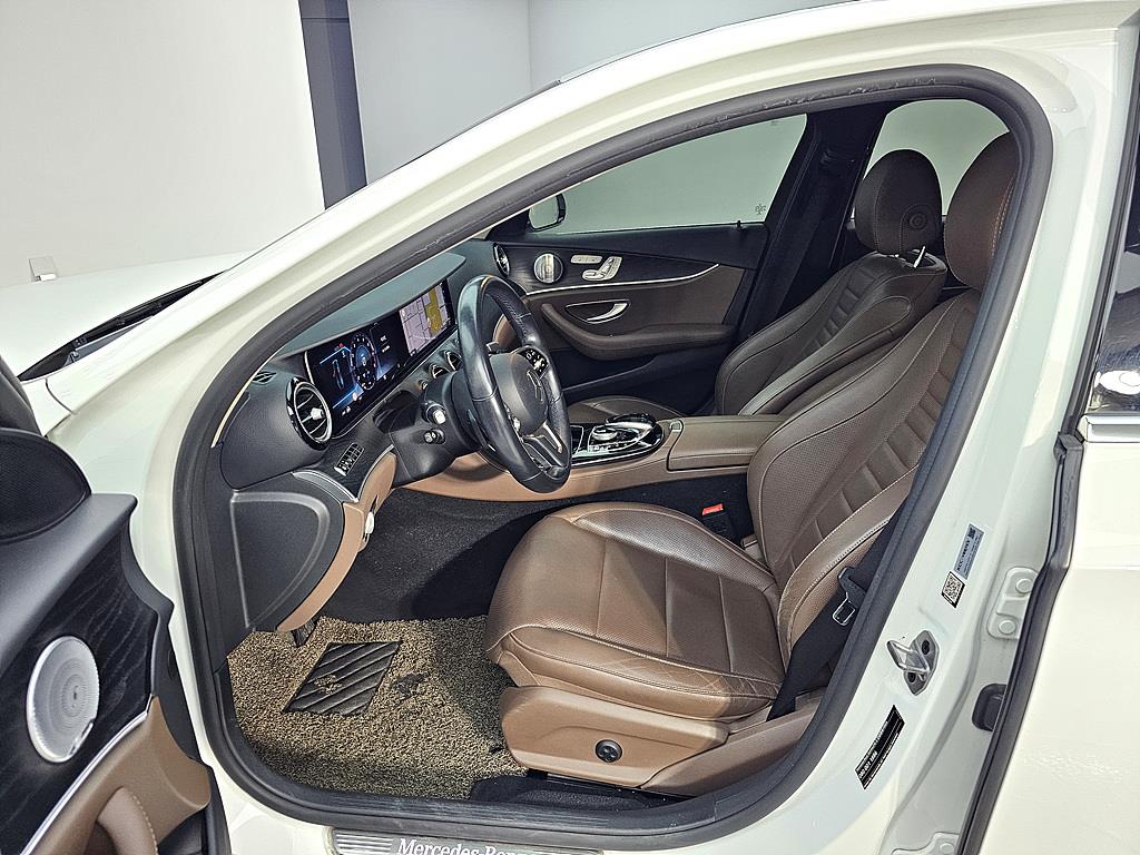 Mercedes Benz E class - Vista 7