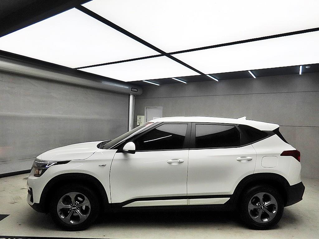 KIA Seltos - Vista 4