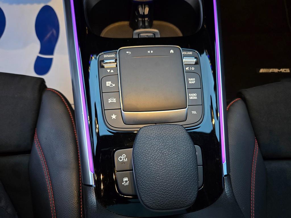 Mercedes Benz GLA Class - Vista 12