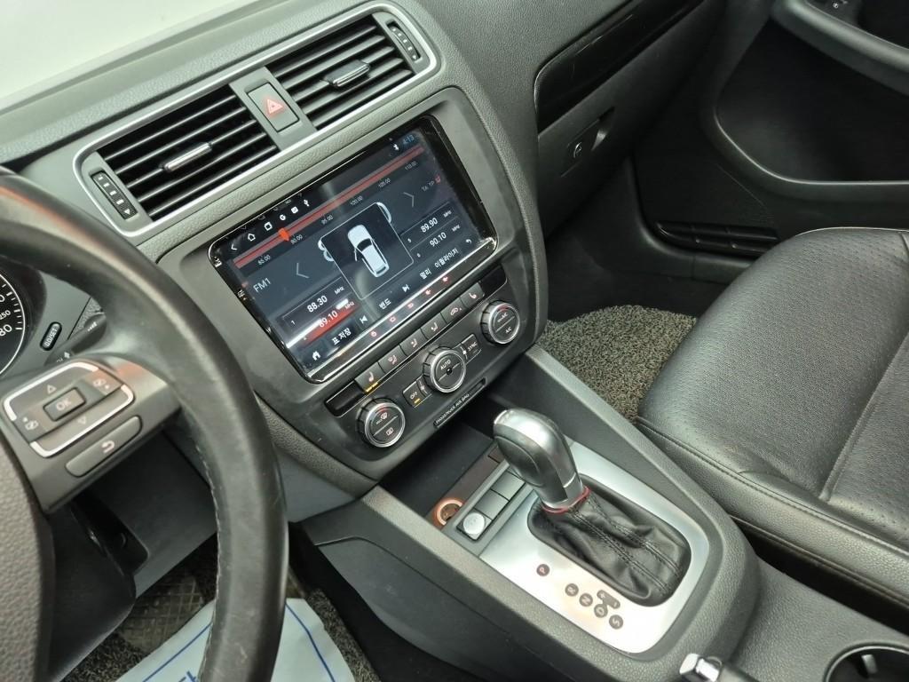 Volkswagen Jetta - Vista 10