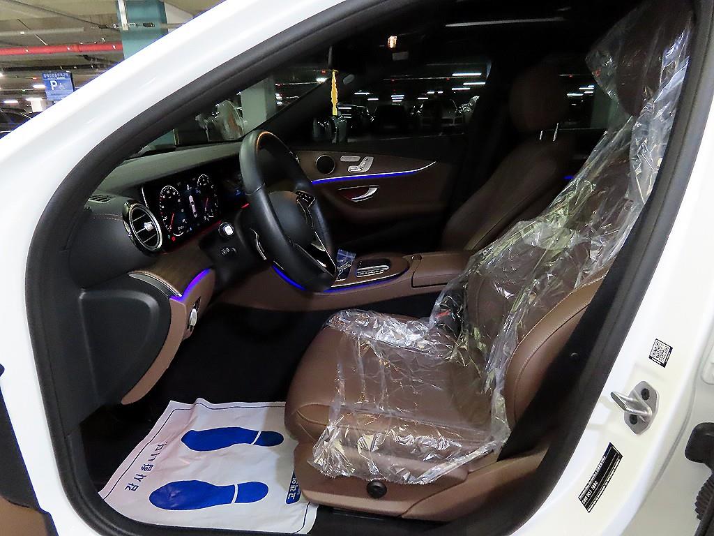 Mercedes Benz E class - Vista 6