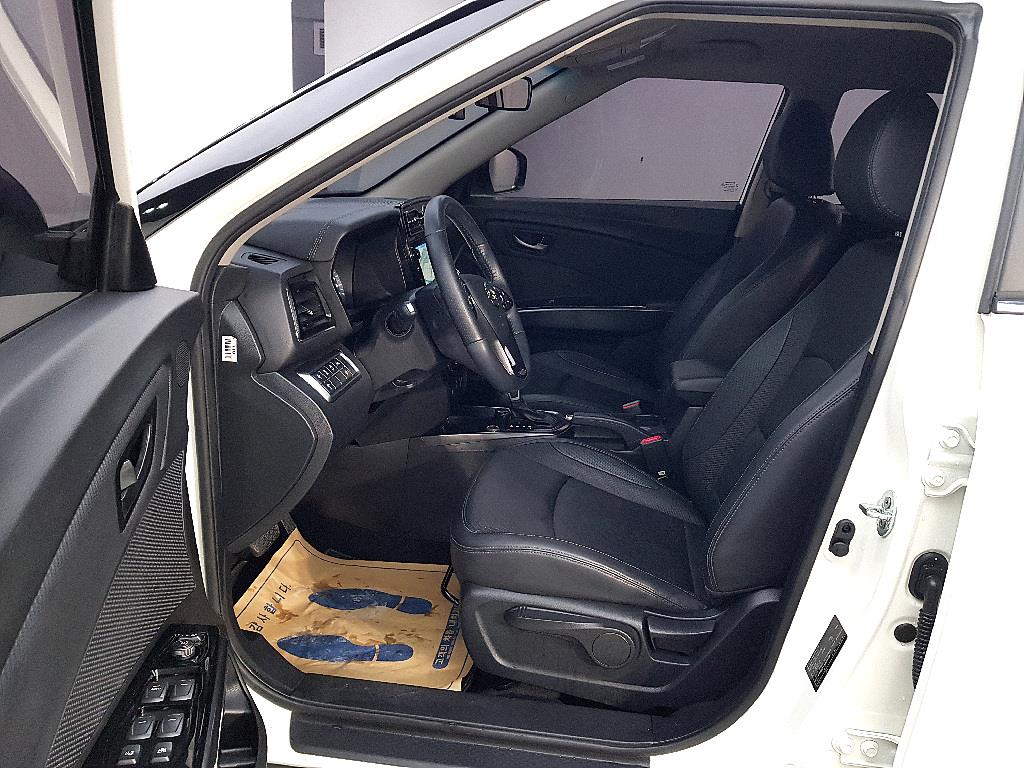 Ssangyong Tivoli - Vista 8