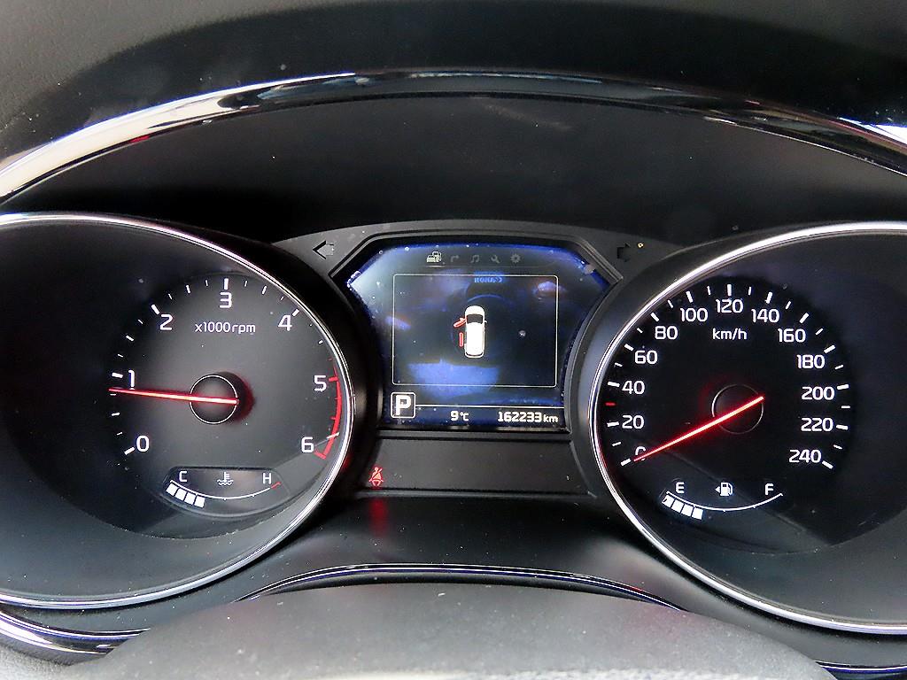 KIA Carnival - Vista 9