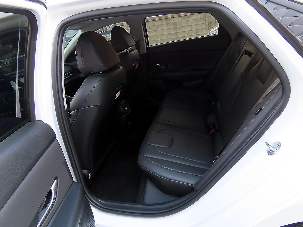 HYUNDAI Avante - Vista 6