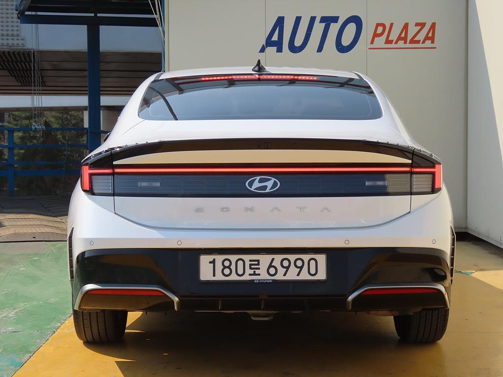 HYUNDAI Sonata - Vista 4