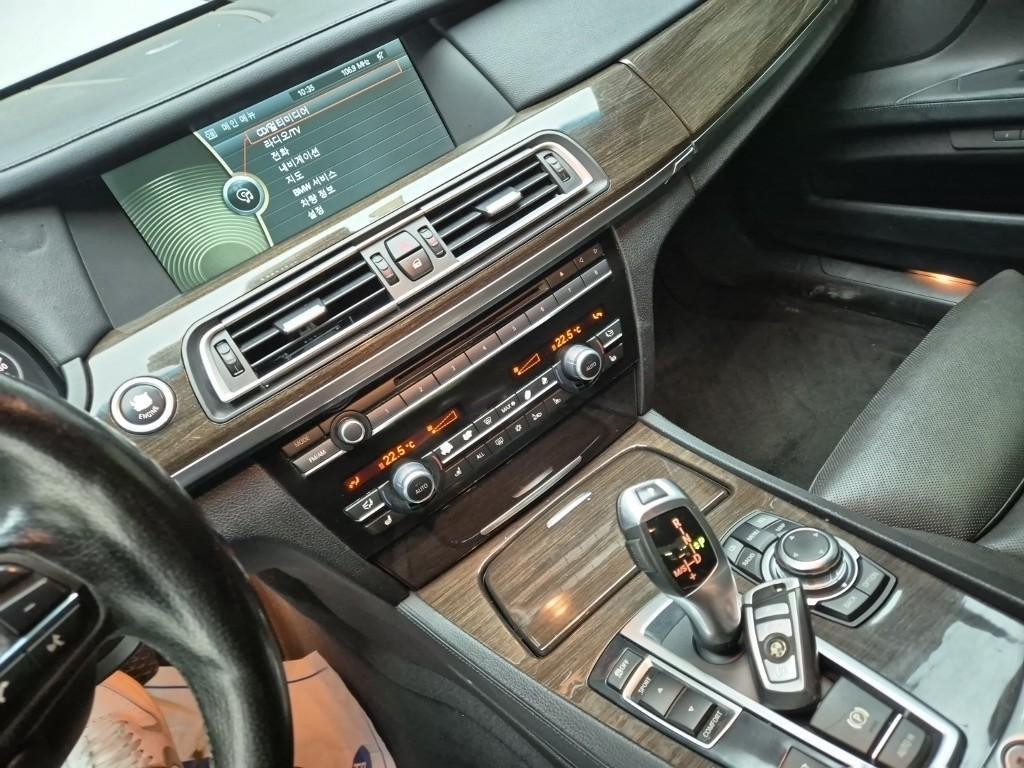 BMW 7 Series - Vista 10