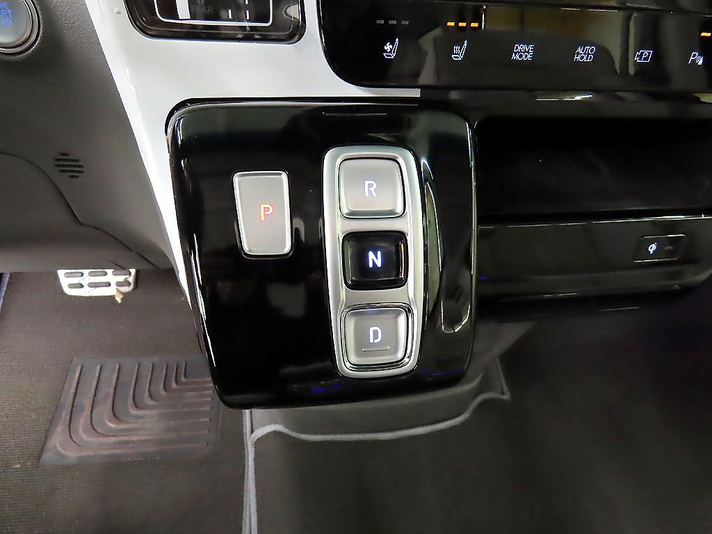 HYUNDAI Staria - Vista 10