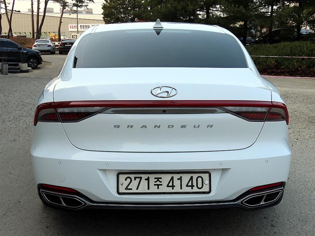 HYUNDAI Grandeur - Vista 5