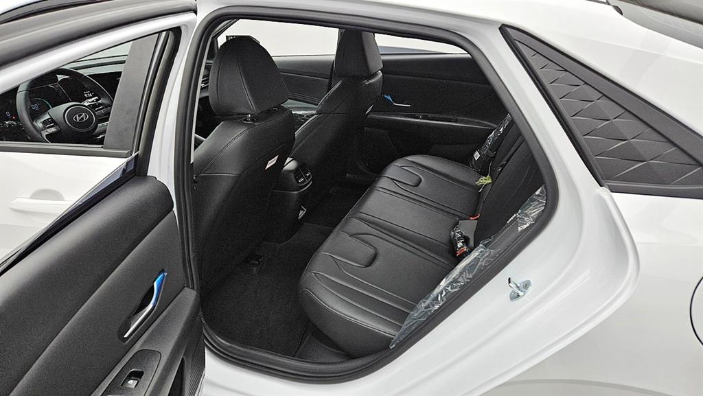 HYUNDAI Avante - Vista 8