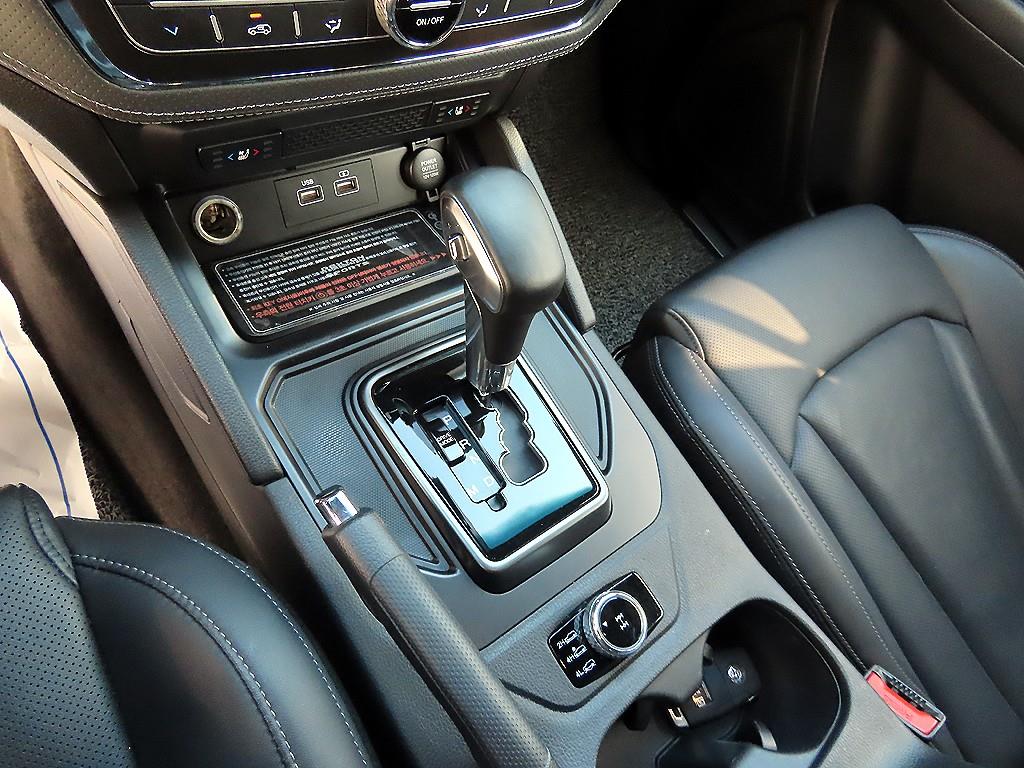 Ssangyong Rexton - Vista 10