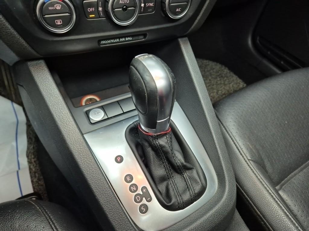 Volkswagen Jetta - Vista 8